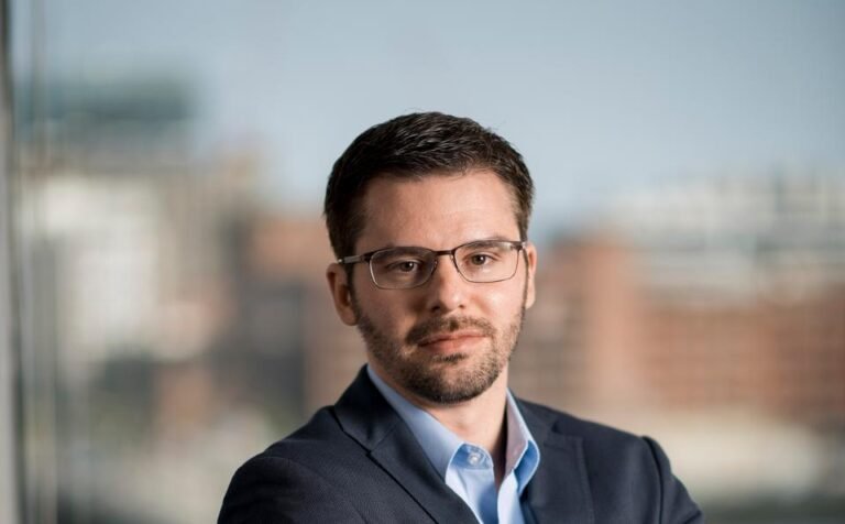 Engineering the Reasoning Layer for a Truly Autonomous Enterprise